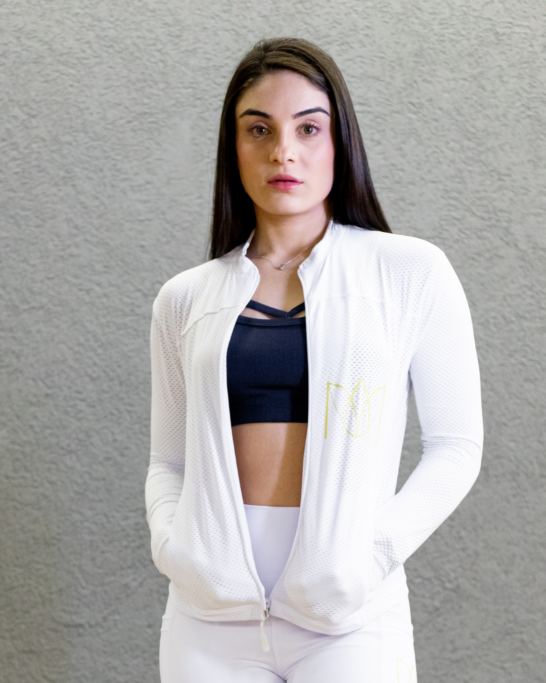 Jaqueta Fem Bomber c/ Bolso Frontal Sport Branco Furinho